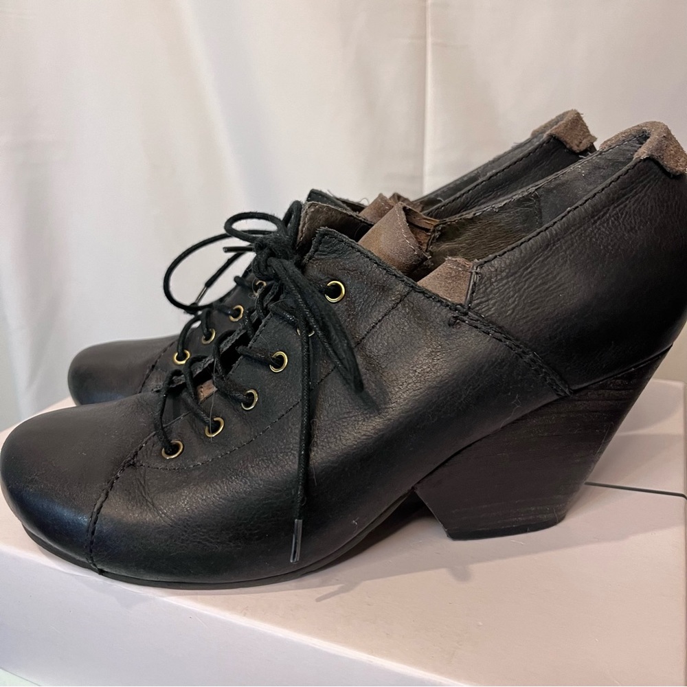 OTBT Black Rockdale Lace Up Stacked Wedge Granny Booties Sz 8.5 Anthropologie